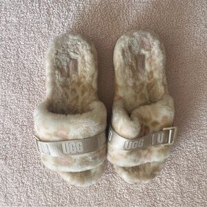 pink + beige furry UGG slippers 🎀✨